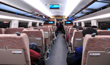 高铁座椅套平均120到180天换一次 高铁座椅椅套卫生情况引发广泛关注