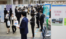 日本2025年应届生平均起薪1.3万元 日本毕业生就职压力有多大